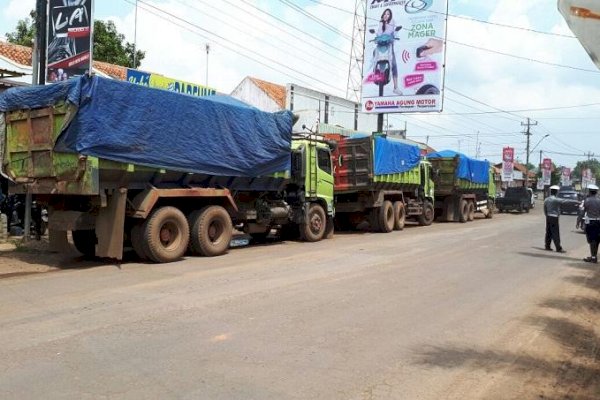 Banyak Truk Beroperasi Siang Hari, Pemkot Perlu Lebih Tegas Tegakkan Aturan