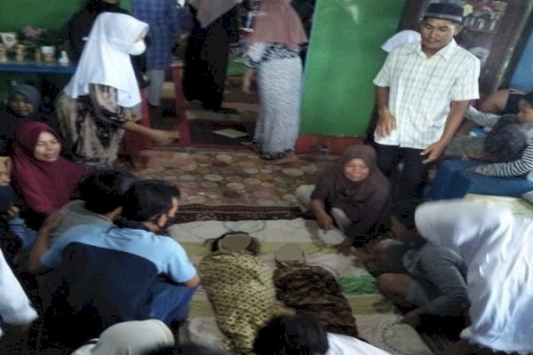 Ditinggal Orang Tua Panen Sawit, Dua Balita Tewas di Kolam Ikan