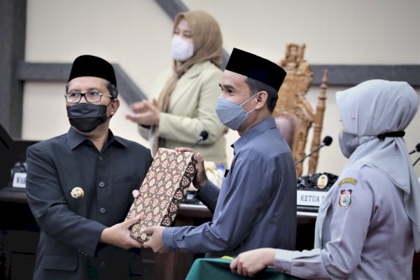 Walikota Danny dan Ketua DPRD Makassar Rudianto Tandatangani KUA-PPAS Perubahan APBD 2021