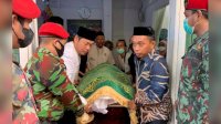 Sekretaris NasDem Syaharuddin Didikan Iskandar Tompo Ikut Usung Jenazah Ulama Muhammadiyah