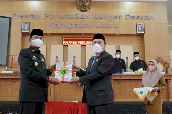Rapat Paripurna APBD-P 2021 Luwu, Bupati Basmin Paparkan Sumber-sumber Pendapatan