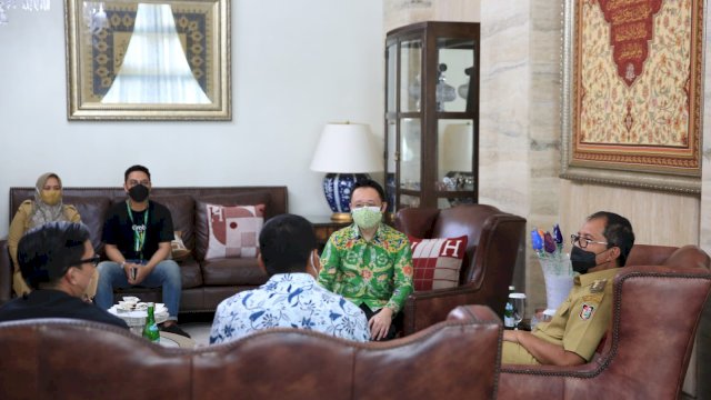 Grab Indonesia Serahkan Bantuan, Danny Pomanto: Tingkatkan Inovasi Layanan Pelanggan