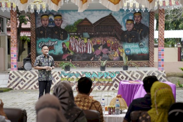 Perlengkapan Sekolah Gratis Bantaeng Tingkatkan Perekonomian Ibu – ibu Hingga ke Pelosok Desa