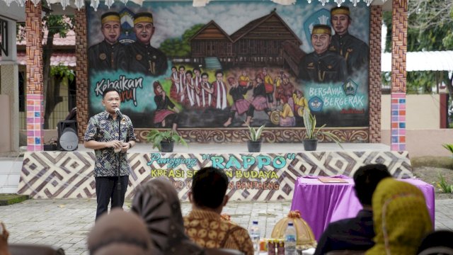 Perlengkapan Sekolah Gratis Bantaeng Tingkatkan Perekonomian Ibu &#8211; ibu Hingga ke Pelosok Desa