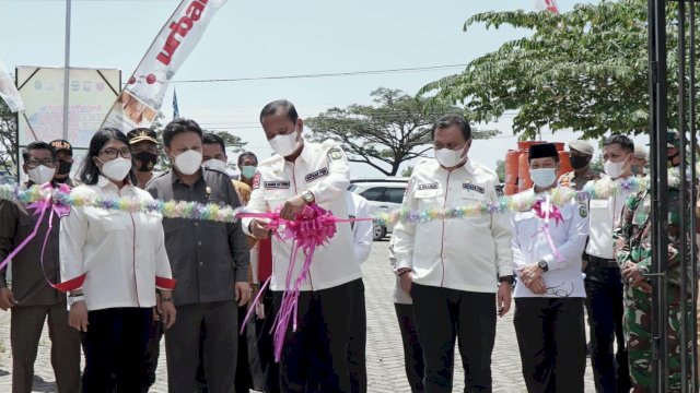 Buka Pekan Produk UMKM, Bupati Basmin Mattayang: Produk Lokal Tumbuh, UMKM Tangguh, Luwu Maju