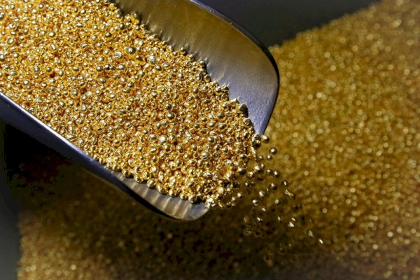 Tak Beranjak, Harga Emas Hari Ini Rp918.000 Per Gram 