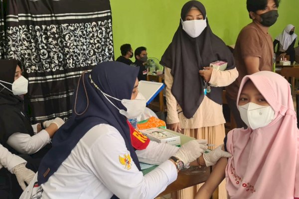 Ribuan Pelajar-Santri di Makassar Ikuti Vaksinasi Tahap Kedua