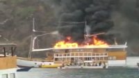 Genset, Penyebab Kapal Pinisi Mewah yang Terbakar di Labuan Bajo, Wisatawan Dievakuasi dengan Sekoci