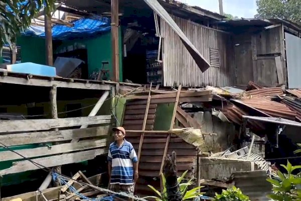 40 rumah dan Satu Pelabuhan di Wajo Sulsel Rusak Akibat Angin Puting Beliung