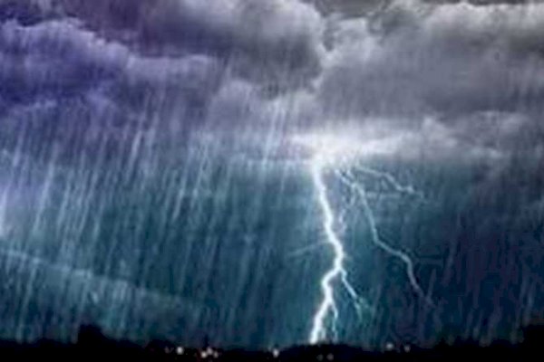 Perhatian! Sebagian Besar Wilayah di Indonesia Berpotensi Hujan Lebat Disertai Kilat dan Angin Kencang