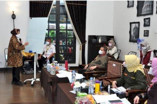 Mensos Risma Marah-marah ke Pejabat Pemprov Gorontalo Soal Data Bansos: Tak Tembak Kamu