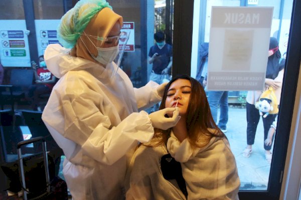 Jokowi Minta Harga Tes PCR Rp 300.000, Kemenkes: Segera Kami Tindak Lanjuti