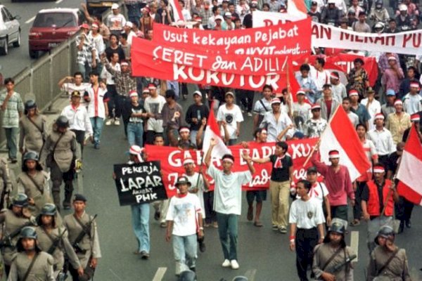 Mau Tahu Penyebab Terjadinya Krisis Moneter 1998, Ini Penjelasan Sri Mulyani 