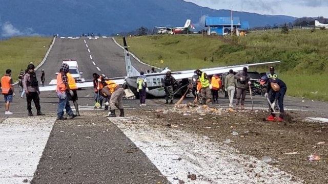 Pesawat Kargo Smart Air Kecelakaan di Bandara Ilaga Papua, Pilot Meningal