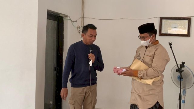 Sekretaris NasDem Sulsel Syaharuddin Salurkan Bantuan Masjid Rp50 Juta ke Desa Ponrangae Sidrap