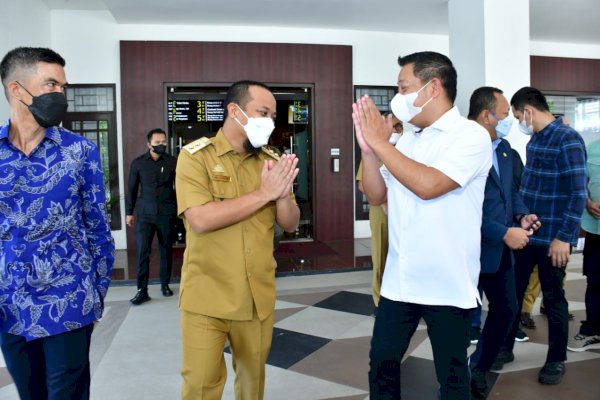 Penuh Keakraban Pertemuan Rusdi Masse dan Plt Gubernur Sulsel, Bicara Pertanian dan Kemajuan Daerah