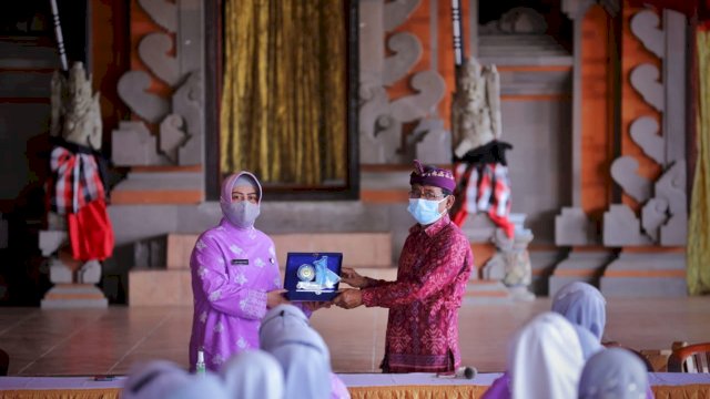 Ketua TP PKK Makassar, Kunjungi Desa Penglipuran, Desa Terbersih Ke- 3 Dunia