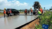 Perhatian, Proses Beton Jalan Tanjung Bunga Makassar Mulai Dikerjakan