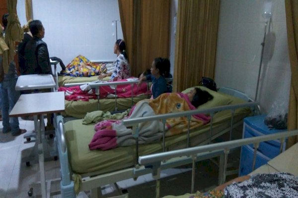 Warga Takalar Sulsel Ramai-ramai Dilarikan ke Rumah Sakit, Diduga Keracunan Usai Santap Nasi Kotak Takziah