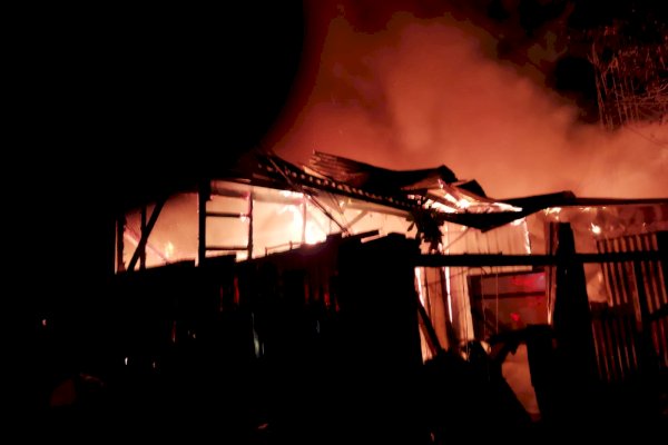 Hanya 10 Menit, Api Hanguskan 9 Rumah di Makassar