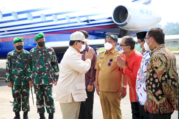 Danny Pomanto Dampingi Menhan RI Prabowo Subianto Beri Kuliah Umum Mahasiswa UKI Toraja 