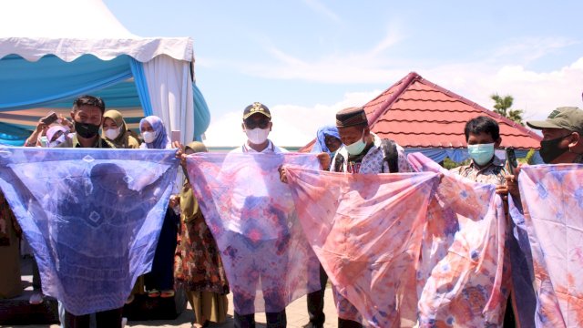 Batik Siborita Warnai Pesisir Pantai Topejawa Takalar Sulsel