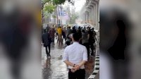 Aksi Unjuk Rasa Sejumlah Mahasiswa di Makassar Ricuh, Perwira Polisi Terkena Lemparan Batu