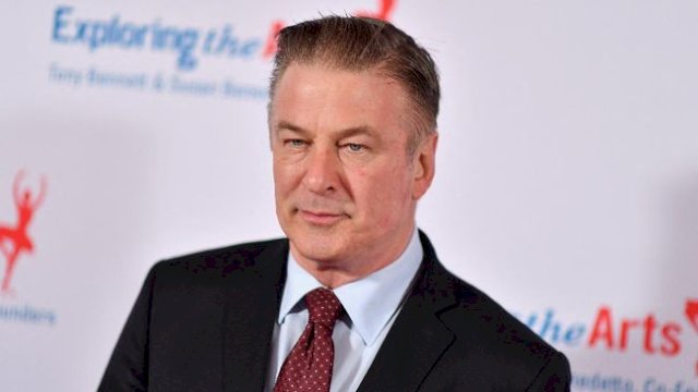 Aktor Alec Baldwin Tembak Mati 1 Kru saat Syuting Film! Pakai Pistol Properti 