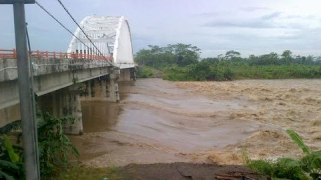 Seorang Ibu Dilaporkan Hilang di Sungai Setelah Nekat Ceburkan Diri karena Diduga Depresi