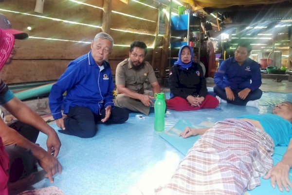 Warga Bulukumba Puluhan Tahun Lumpuh-Terbaring, NasDem Turun Tangan Bawa ke RS