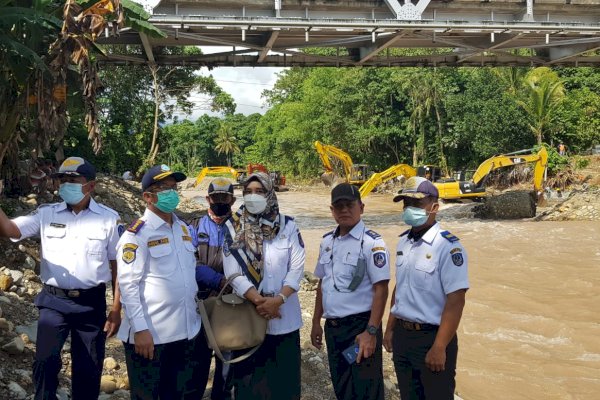 MRLL Atasi Kemacetan di Jembatan Miring Palopo Sulsel