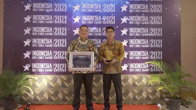 Lagi, Dirut Perumda Air Minum Makassar Hamzah Terima Penghargaan Berkinerja Baik 2021