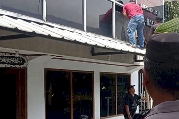 Kaca Masjid di Tasikmalaya Dilempar Botol Miras