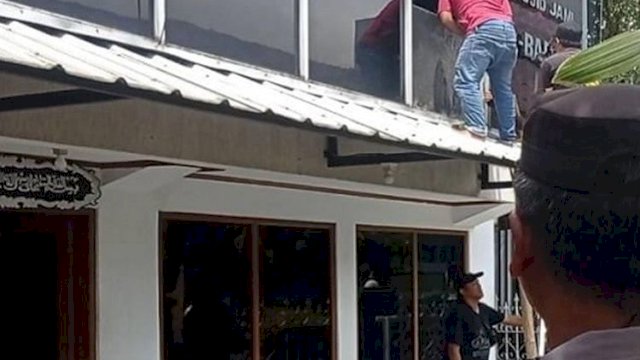 Kaca Masjid di Tasikmalaya Dilempar Botol Miras