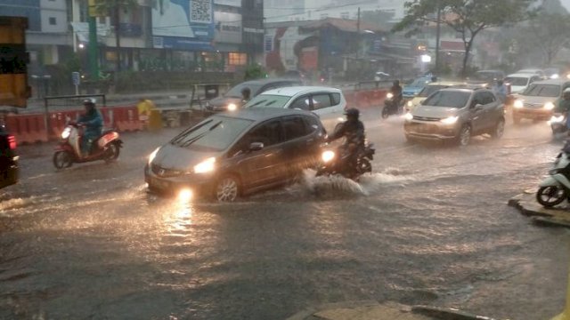 Waspada Cuaca Ekstrem di 30 Wilayah Ini