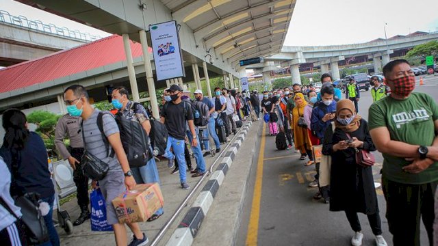 Mendagri Tito Karnavian Terbitkan Aturan Tes PCR Tak Wajib bagi Penerbangan, Berikut Aturan Lengkapnya