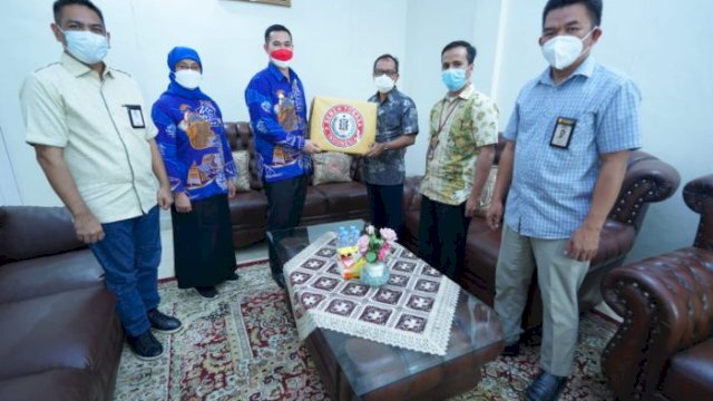 Pemkab Pangkep Terima Bantuan Kotak Vaksin dan Ocxygen Concentrator