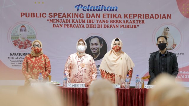 DWP Kota Makassar Gelar Pelatihan Public Speaking Dan Etika Kepribadian