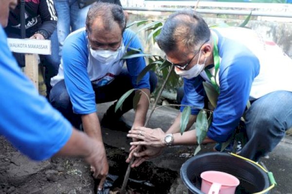 KBA SMPN 5 Tanam 30 Ribu Bibit Pohon