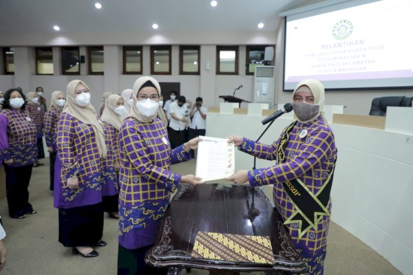 Indira Jusuf Lantik Bunda Paud Kecamatan Se Kota Makassar