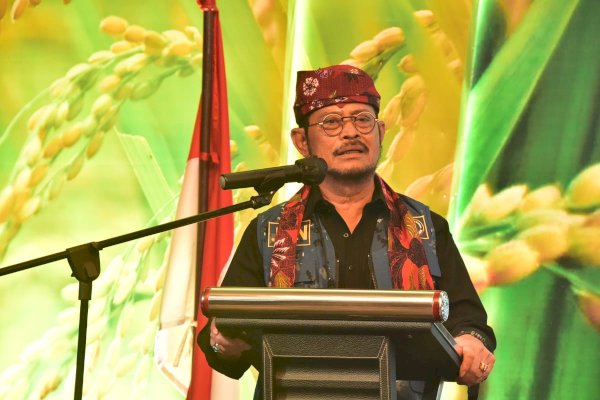 Mentan SYL Dinobatkan Sebagai Tokoh Nasional Penggerak Hilirisasi dan Ekspor Pangan Lokal