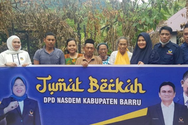 Jumat Berkah, DPD NasDem Barru Sulsel Datang Semangati dan Santuni Korban Kebakaran