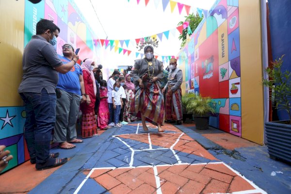 Wali Kota-Wakil Wali Kota Makassar Bermain Dende’-Dende’, Inilah Permainan Tradisional Makassar