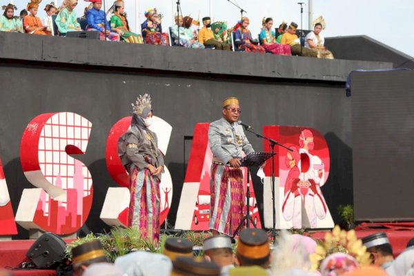 HUT Makassar 414, Pemkot Makassar Beri Penghargaan Bagi Pegawai Berprestasi