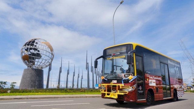 Belajar dari Mangkraknya BRT, Plt Gubernur Andi Sudirman Yakin Bus Trans Mamminasata Akan Lebih Baik