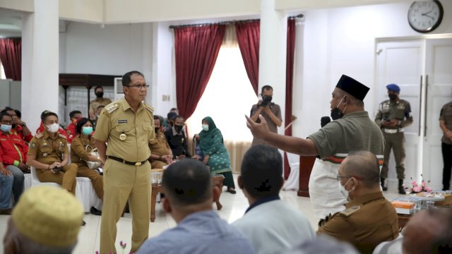 Redam Aksi Perang Kelompok Wali kota Danny Mediasi Pertemuan Silaturahmi Tokoh Masyarakat