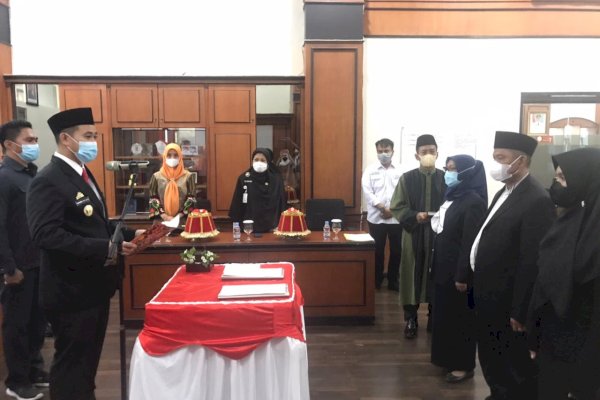 Bupati Pangkep Yusran Lantik Direksi dan Pengawas Perumda Mappatuwo, Arfan Tualle Dirut