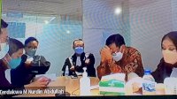 Eks Gubernur Sulsel Nurdin Abdullah Geleng-geleng Kepala-Menunduk saat Divonis 5 Tahun Penjara