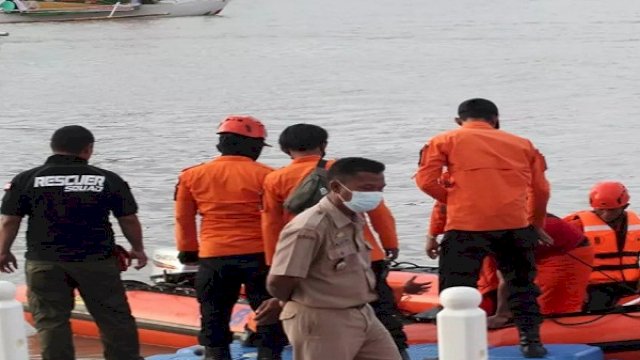 Alhamdulilah, 2 Nelayan Ditemukan Selamat setelah Terombang-ambing di Selat Makassar