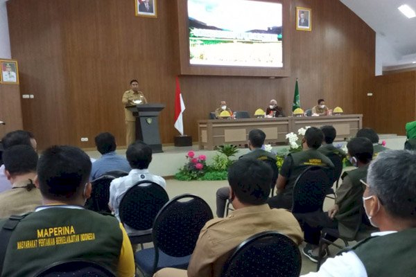 Bupati Maros Chaidir Syam Membuka Acara Sosialisasi Pupuk Organik Sebagai Pengganti Pupuk Kimia